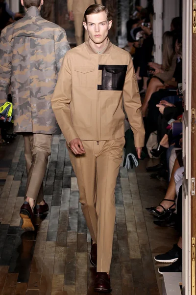 Look 23